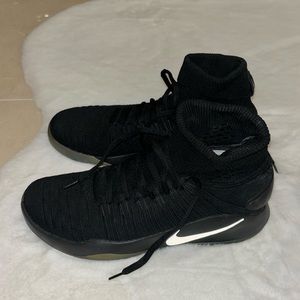 Nike zoom. Basketball shoes. Size 10. Good condition